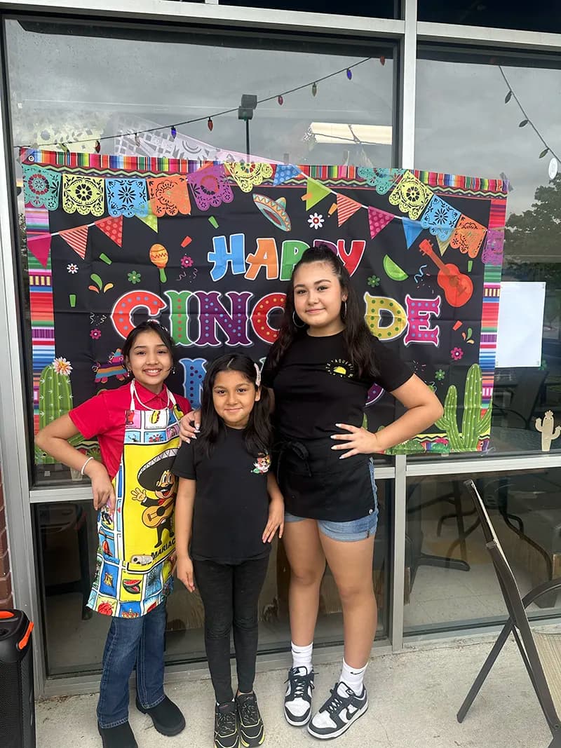 https://cf.digitalpotter.io/tenants/6a0770c0802690ed02b35af6/plitz/8bce5f9bbfad taqueria maria bonita kids in the family
